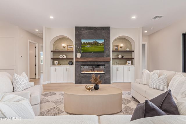 5420 E VERDE Lane, Phoenix, AZ 85018