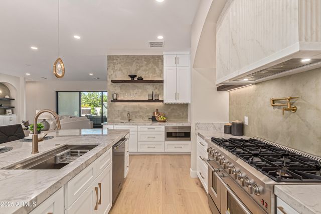 5420 E VERDE Lane, Phoenix, AZ 85018