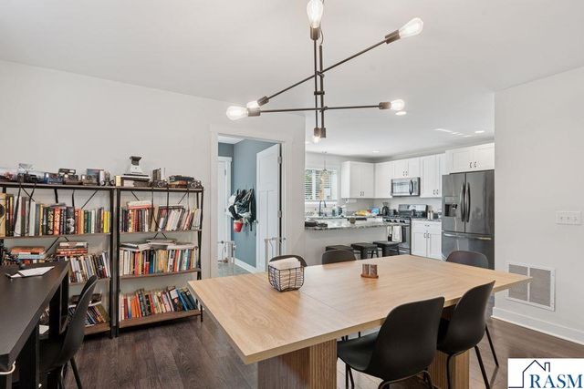 2084 E Reaney Avenue, St. Paul, MN 55119