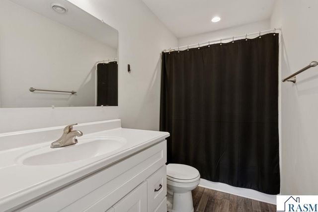 2084 E Reaney Avenue, St. Paul, MN 55119