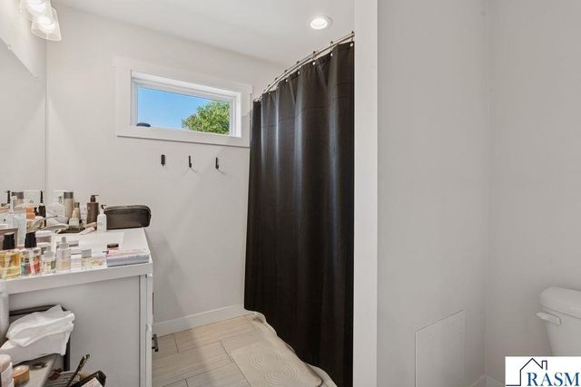 2084 E Reaney Avenue, St. Paul, MN 55119