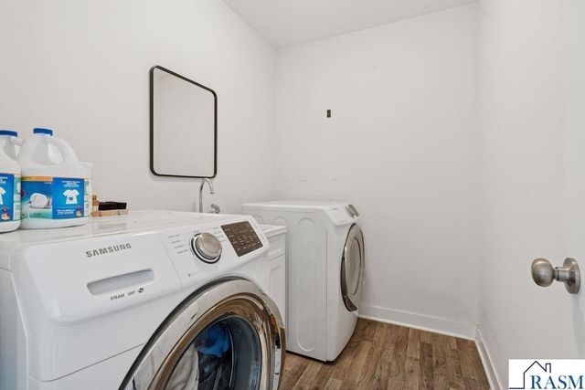 2084 E Reaney Avenue, St. Paul, MN 55119