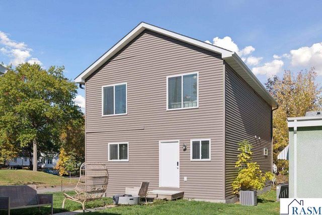 2084 E Reaney Avenue, St. Paul, MN 55119