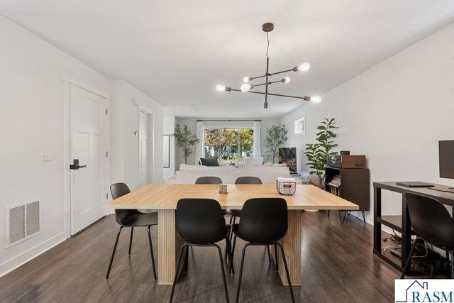 2084 E Reaney Avenue, St. Paul, MN 55119