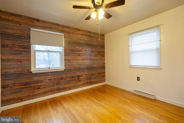 824 FOX MEADOW ROAD, Chambersburg, PA 17202