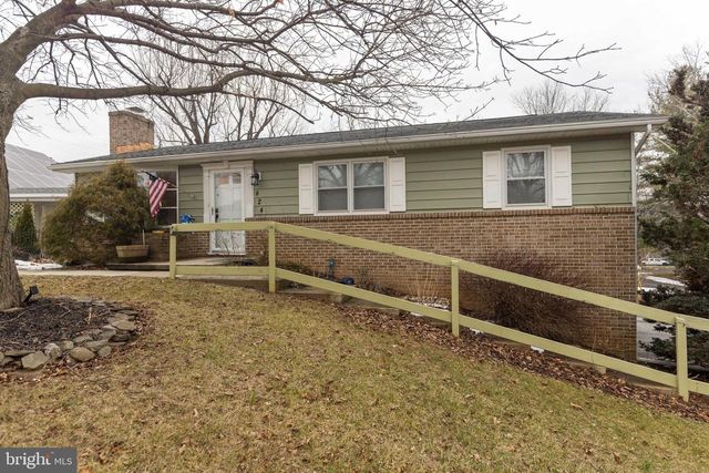 824 FOX MEADOW ROAD, Chambersburg, PA 17202