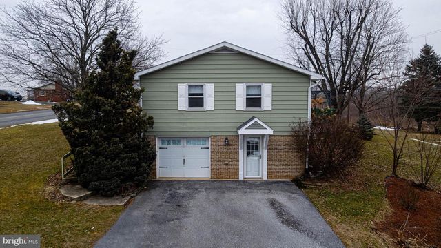 824 FOX MEADOW ROAD, Chambersburg, PA 17202