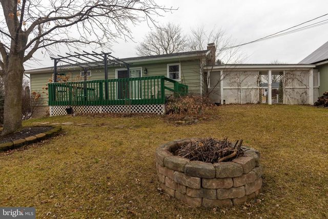 824 FOX MEADOW ROAD, Chambersburg, PA 17202