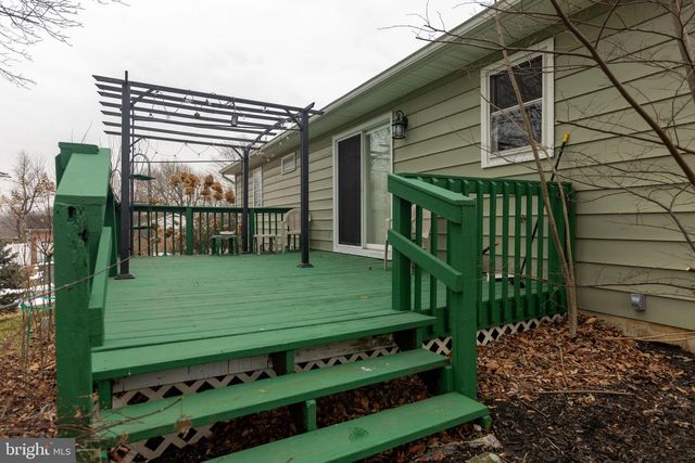 824 FOX MEADOW ROAD, Chambersburg, PA 17202