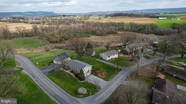 824 FOX MEADOW ROAD, Chambersburg, PA 17202