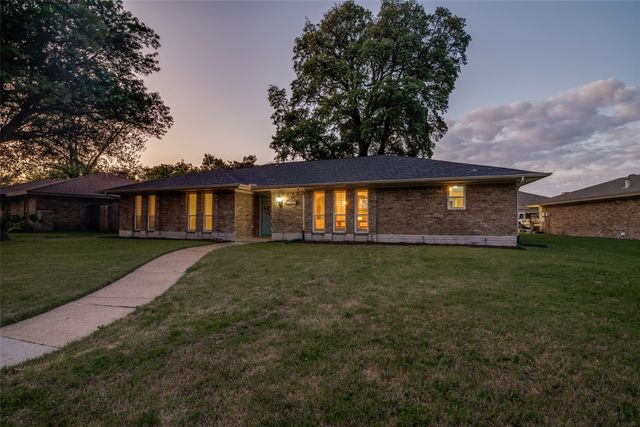 2825 TEAKWOOD Lane, Plano, TX 75075