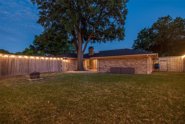 2825 TEAKWOOD Lane, Plano, TX 75075