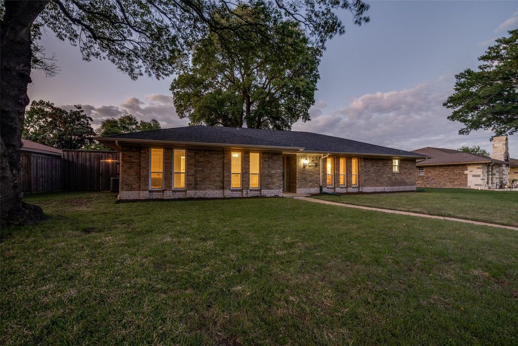 2825 TEAKWOOD Lane, Plano, TX 75075