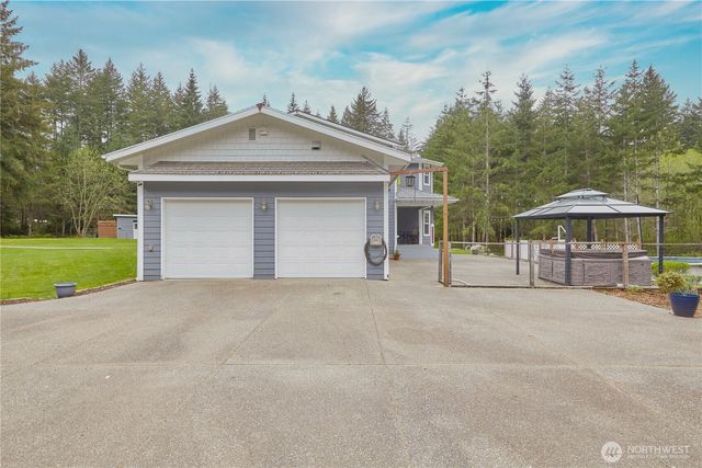 4909 SW Old Clifton Road, Port Orchard, WA 98367