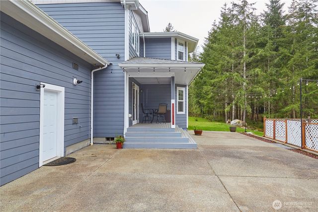 4909 SW Old Clifton Road, Port Orchard, WA 98367