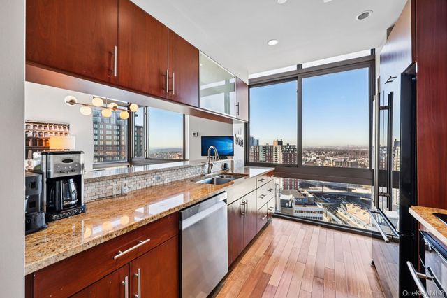 175 Huguenot Street 2503, New Rochelle, NY 10801