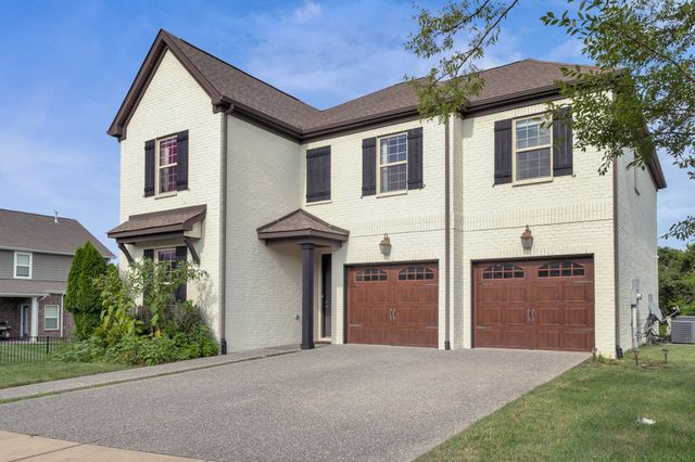 504 Lingering Way, Hendersonville, TN 37075