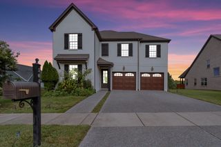 504 Lingering Way, Hendersonville, TN 37075