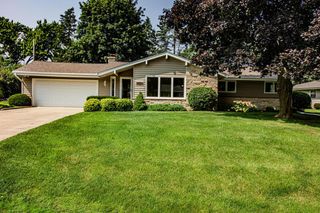 13540 W Park AVENUE, New Berlin, WI 53151