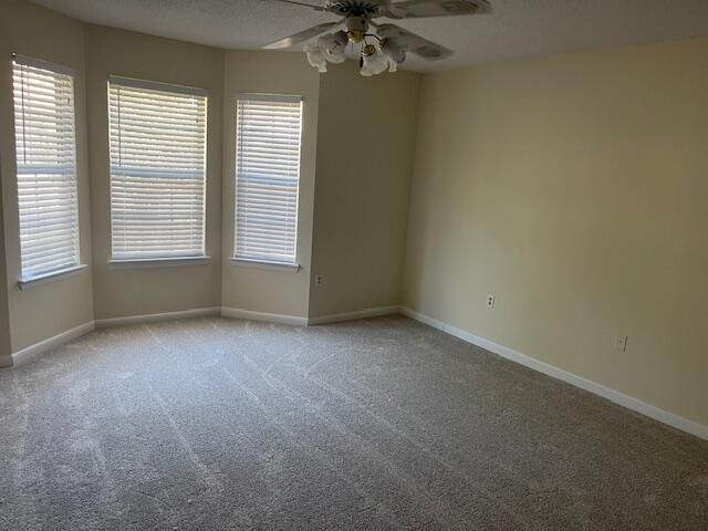 810 Fairway Lakes Drive, Niceville, FL 32578