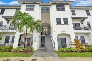 15600 SW 136th St 102, Miami, FL 33196