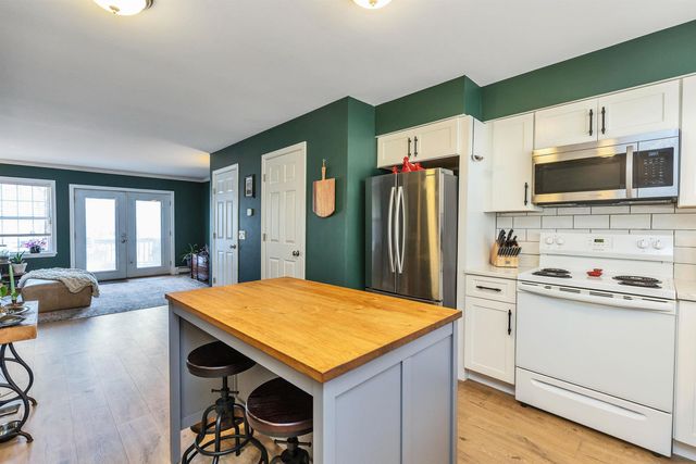 75 Dubuque St Apt 1, Manchester, NH 03102