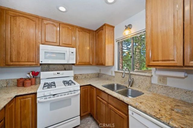 750 Grass Valley, Lake Arrowhead, CA 92352