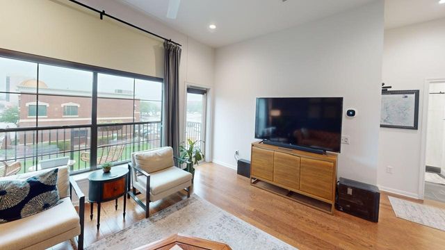 330 Austin 313, Waco, TX 76701