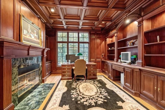 8 Stratford Way, Lincoln, MA 01773