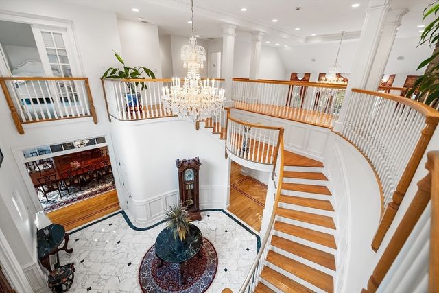 8 Stratford Way, Lincoln, MA 01773