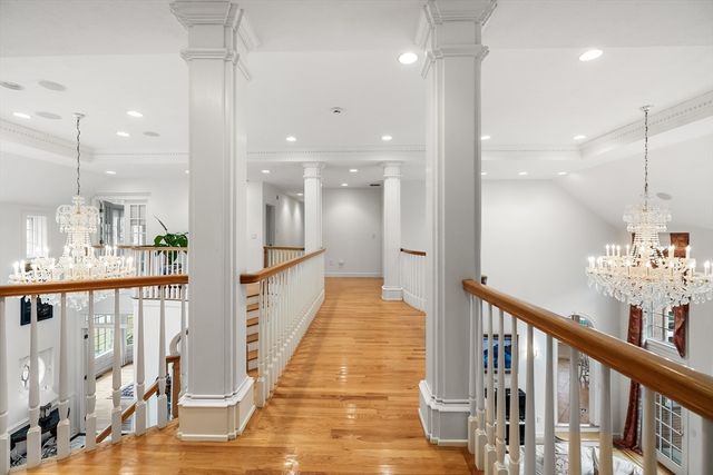 8 Stratford Way, Lincoln, MA 01773