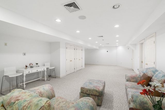 8 Stratford Way, Lincoln, MA 01773