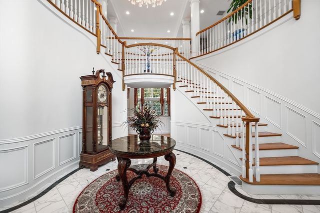 8 Stratford Way, Lincoln, MA 01773