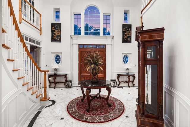 8 Stratford Way, Lincoln, MA 01773