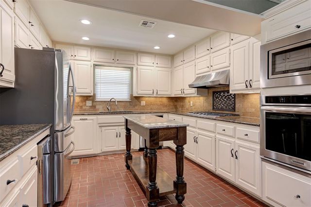 3028 Rock Ridge Place, Oklahoma City, OK 73120