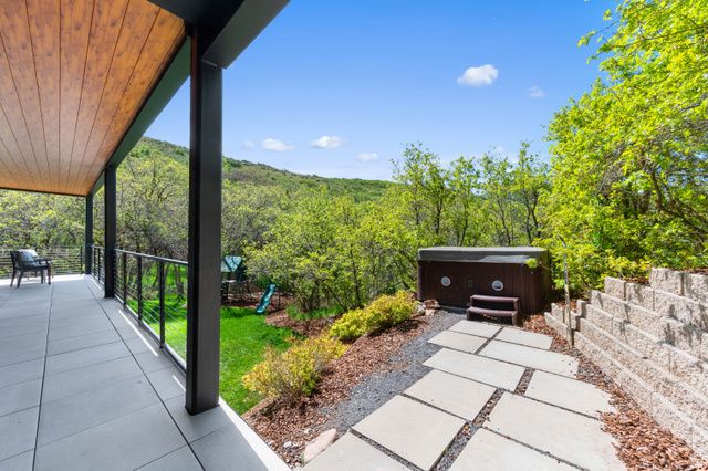 5632 E PIONEER FORK RD, Emigration Canyon, UT 84108