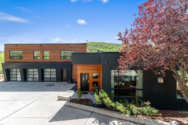 5632 E PIONEER FORK RD, Emigration Canyon, UT 84108