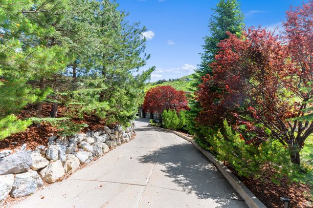5632 E PIONEER FORK RD, Emigration Canyon, UT 84108