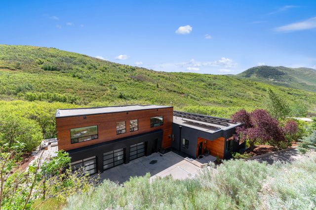 5632 E PIONEER FORK RD, Emigration Canyon, UT 84108