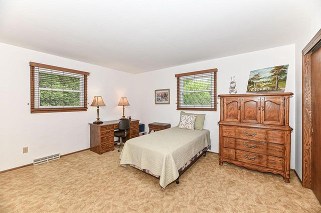 5140 Terrace High, Racine, WI 53406