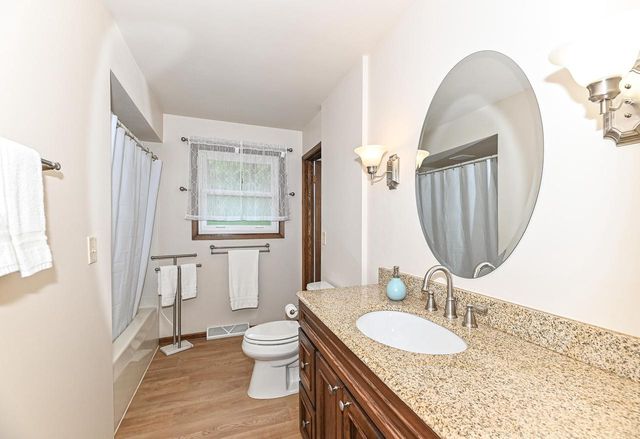 5140 Terrace High, Racine, WI 53406