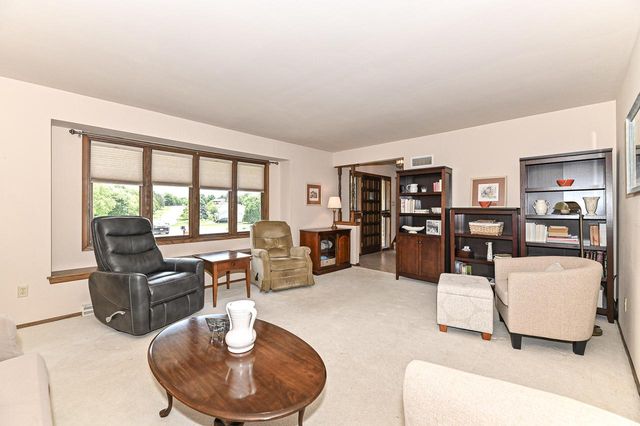 5140 Terrace High, Racine, WI 53406