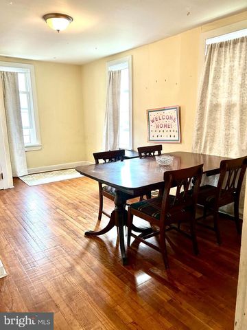 9 W PENNSYLVANIA AVE, Stewartstown, PA 17363