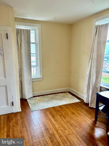 9 W PENNSYLVANIA AVE, Stewartstown, PA 17363