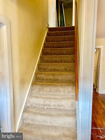 9 W PENNSYLVANIA AVE, Stewartstown, PA 17363