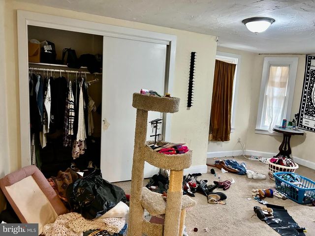 9 W PENNSYLVANIA AVE, Stewartstown, PA 17363