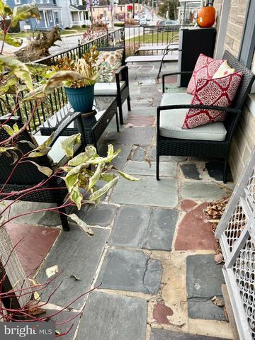 9 W PENNSYLVANIA AVE, Stewartstown, PA 17363