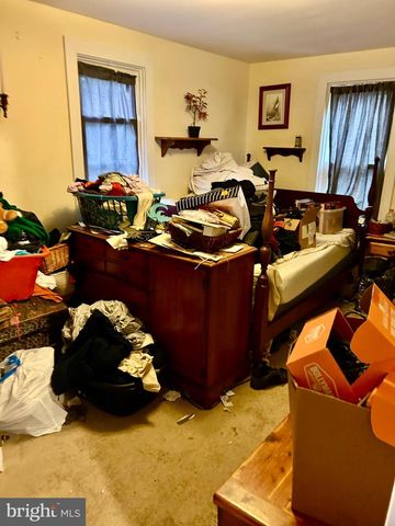 9 W PENNSYLVANIA AVE, Stewartstown, PA 17363