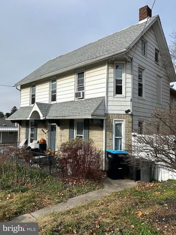 9 W PENNSYLVANIA AVE, Stewartstown, PA 17363