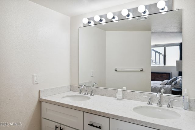 7306 E RANCHO VISTA Drive, Scottsdale, AZ 85251